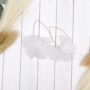 White flower dangle earrings
